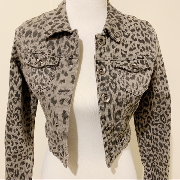 SM ✨ Gray Leopard Cheetah Print Jean Jacket - Picture 2 of 4